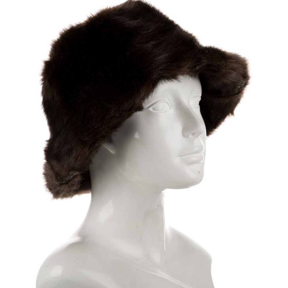 HOUSE OF FLUFF FAUX FUR BUCKET HAT